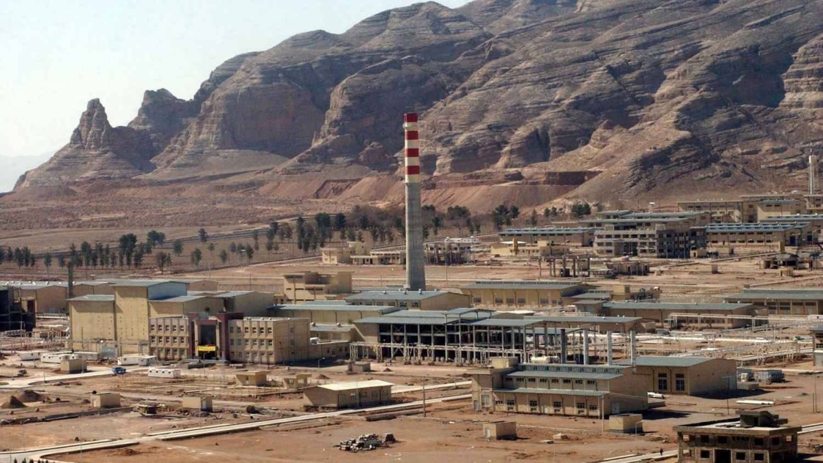 إيران تحذر من وقف التعاون مع الطاقة الذرية بسبب آلية الزناد