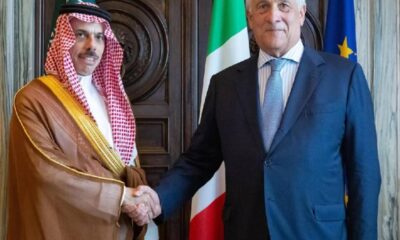 جلسة مباحثات رسمية بين وزيري خارجية إيطاليا و[اسم الدولة]