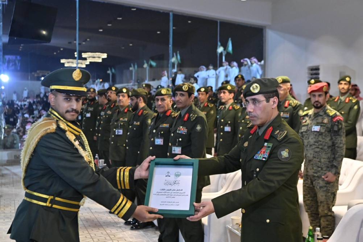 حفل تخريج 713 خريجاً من دورة الفرد الأساسي الـ48 بالمربع