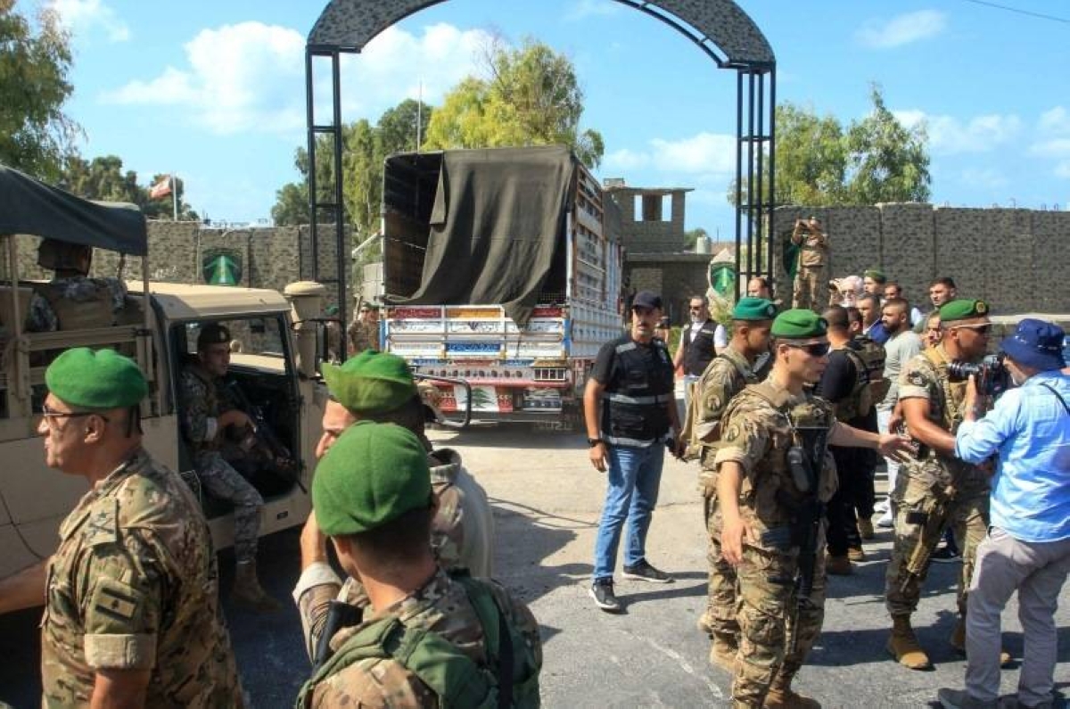 ماكرون يدعم خطة لبنان لجمع السلاح من المخيمات