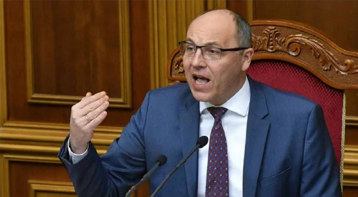 روسيا تسيطر على بلدات أوكرانية وزيلنسكي يعلن مقتل رئيس البرلمان