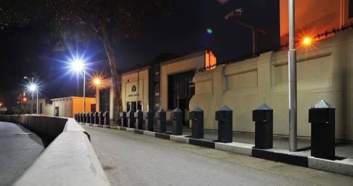 إغلاق السفارة البريطانية في القاهرة: الأسباب والتداعيات