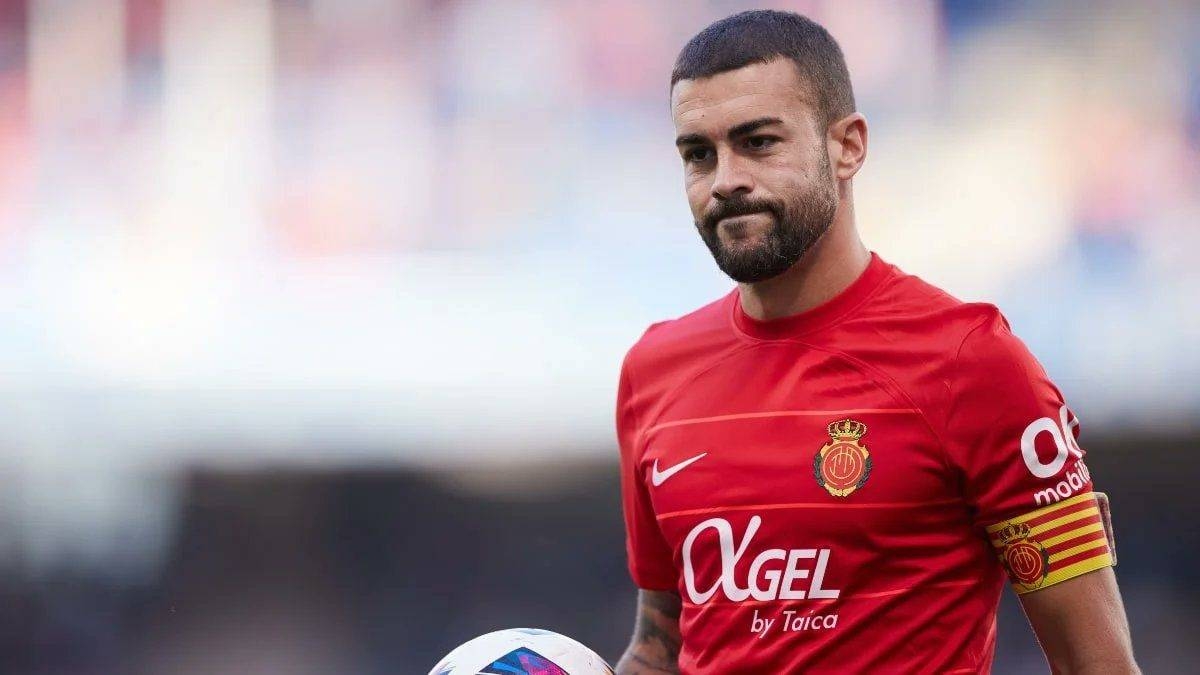 مايوركا يعاقب داني رودريغيز بسحب الشارة وإيقاف الراتب