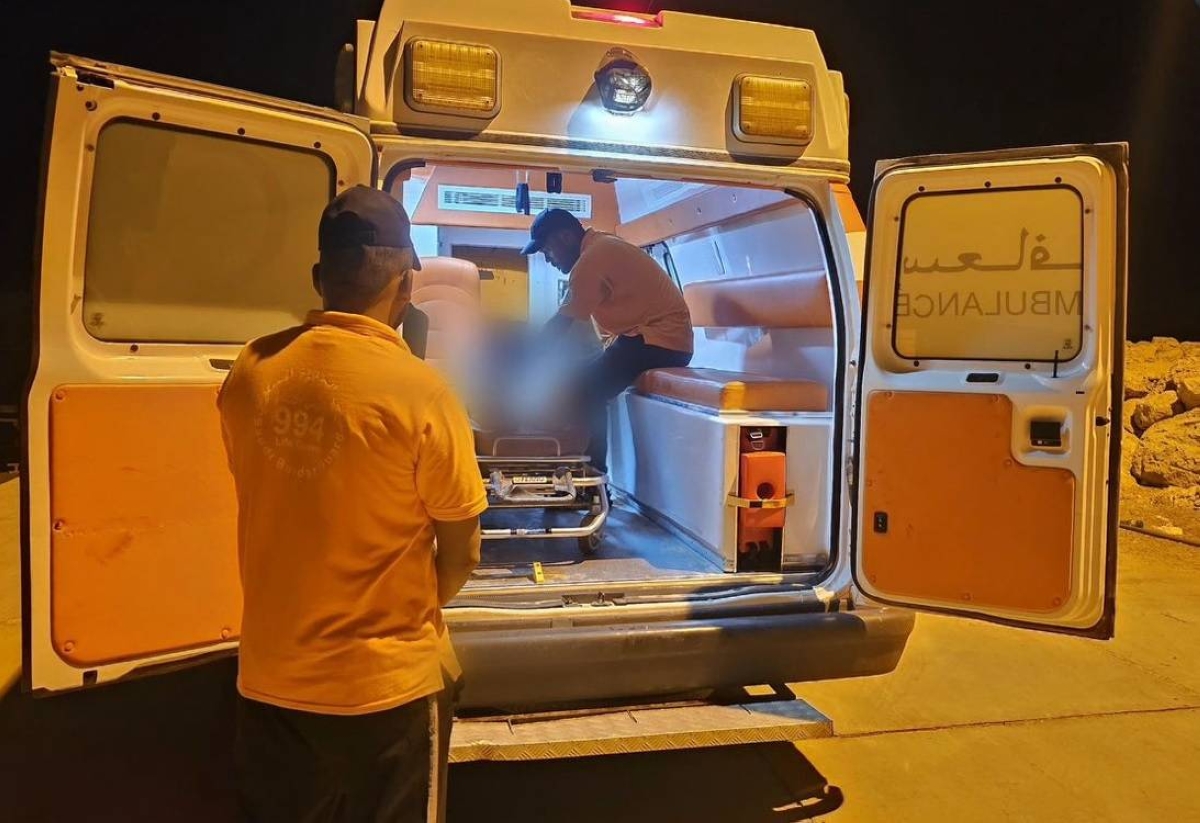حرس الحدود بجازان ينقذ مواطناً مريضاً في البحر