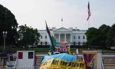 ترمب يزيل خيمة السلام التاريخية أمام البيت الأبيض