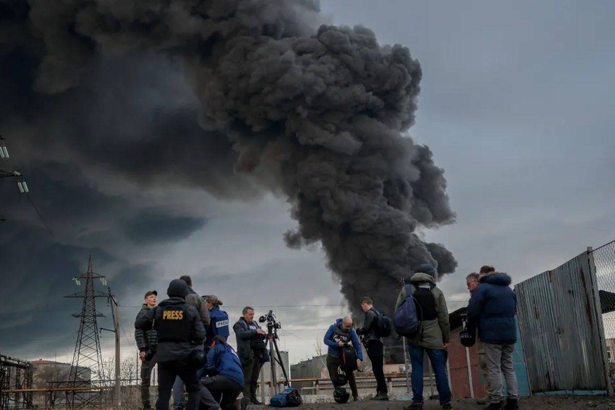 أوكرانيا تتهم روسيا بقصف محطة طاقة ولافروف يدعو للحوار