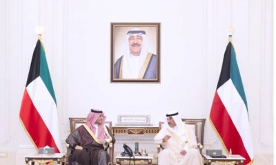 أمير الكويت يلتقي الأمير تركي بن محمد لتعزيز العلاقات