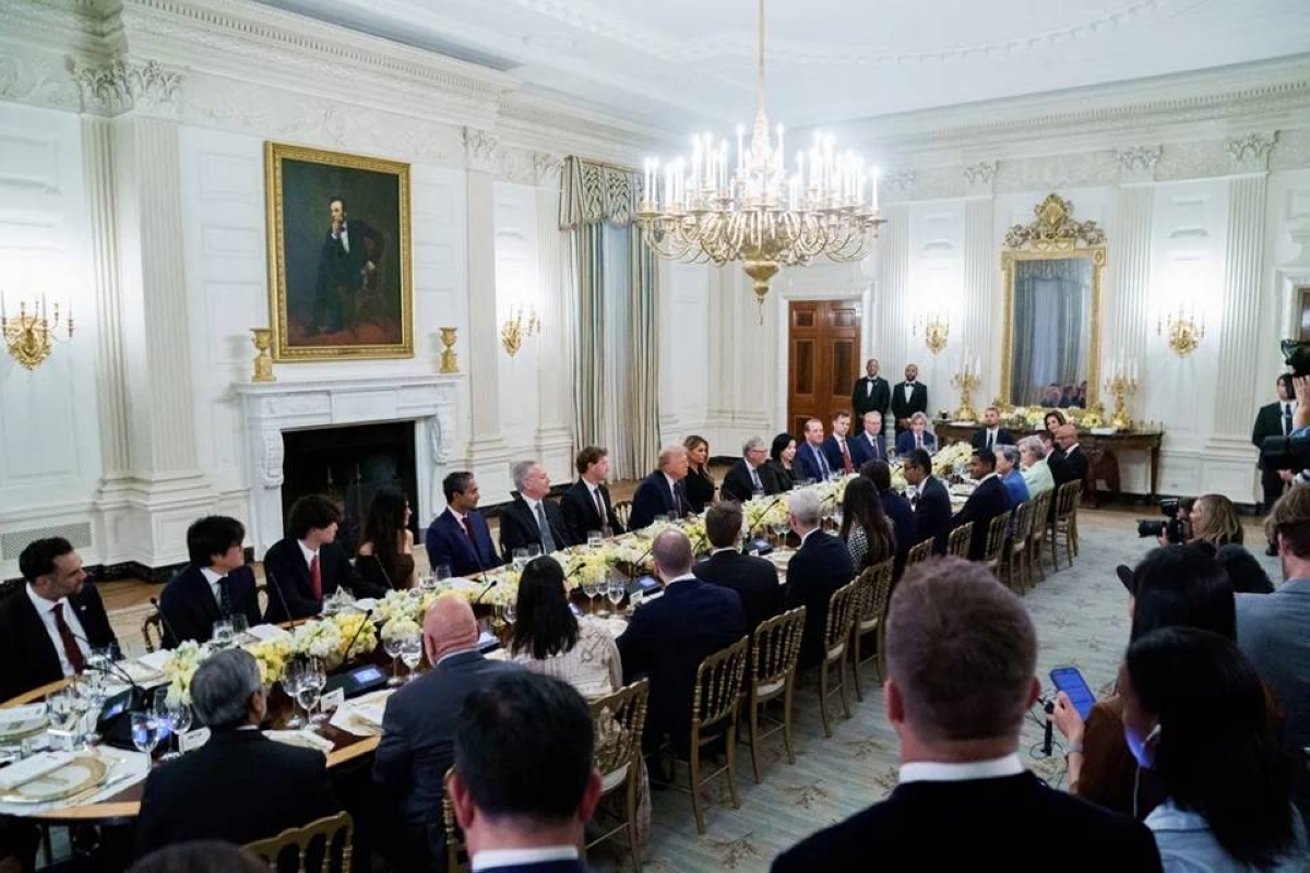 شجار مسؤولين في إدارة ترمب خلال عشاء خاص