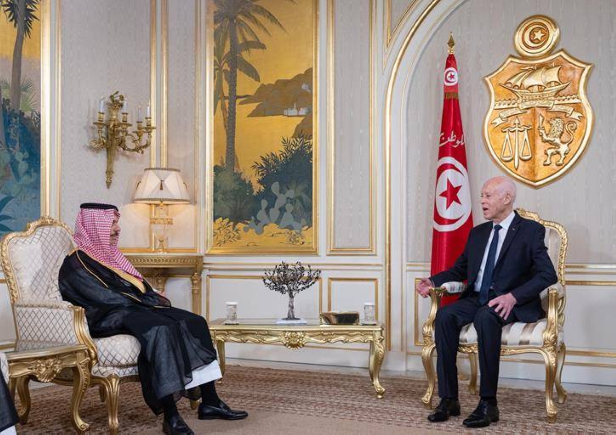 تعزيز العلاقات الثنائية بين تونس ووزير الخارجية