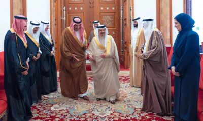 لقاء تاريخي: ملك البحرين يستقبل الأمير فيصل بن سلمان