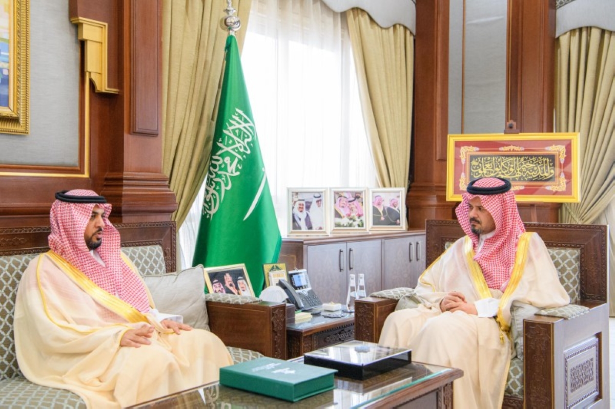 الأمير سلمان بن سلطان يستعرض خدمات صحة المدينة المنورة