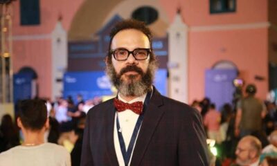 محمود محمود يطلق فيلم "مين يُحضِن البحر" عن الحب