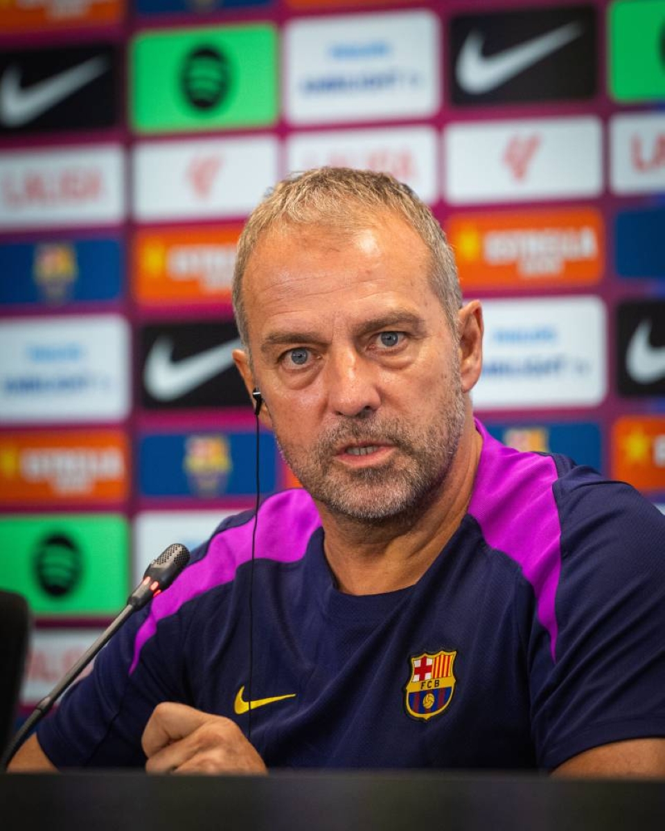 مدرب برشلونة ينتقد إدارة المنتخب الإسباني لخسارة يامال