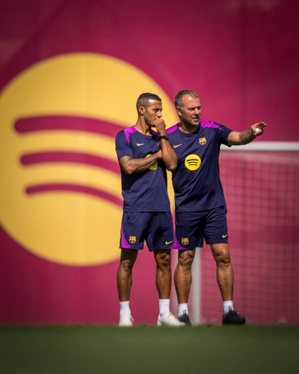 فالنسيا يعرقل برشلونة في ملعب صغير بسعة 6 آلاف مشجع