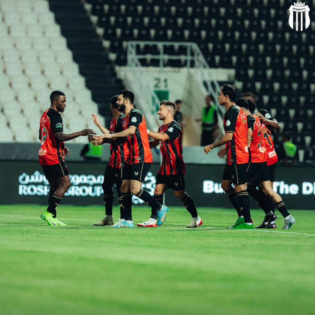 فوز الرياض على النجمة 2-1 في مباراة مثيرة بالدوري