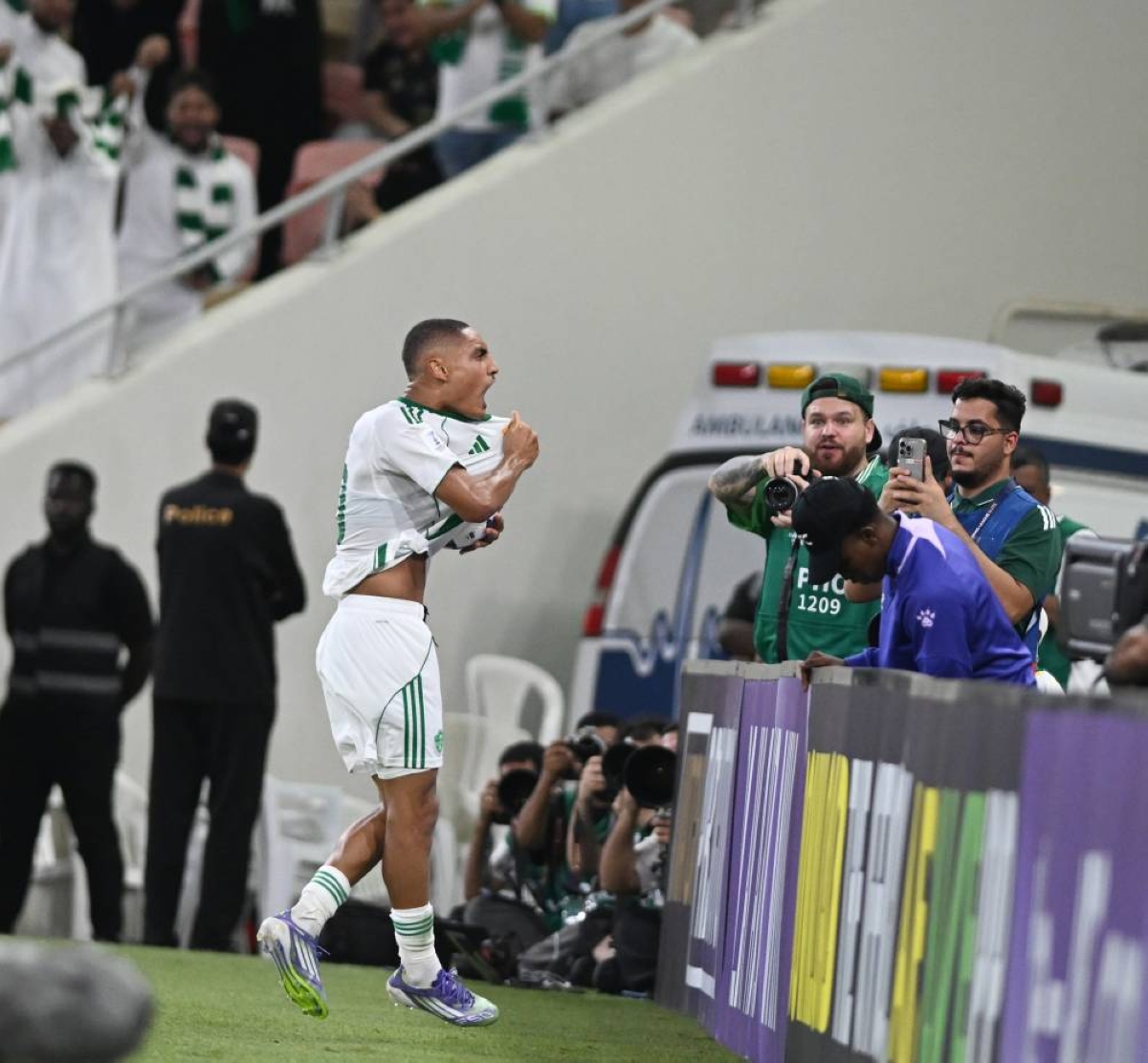 ميلوت يتألق ويقلب موازين مباراة ناساف في دوري أبطال آسيا