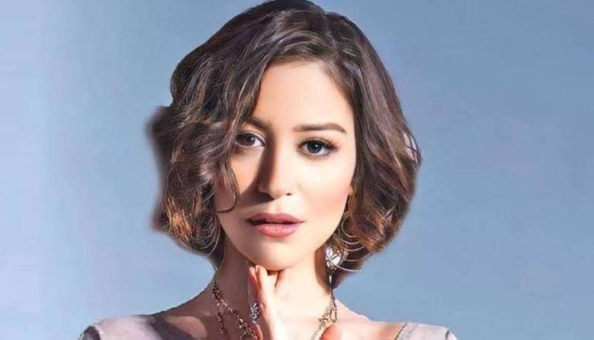 منة شلبي تتألق بجائزة الإنجاز في مهرجان الجونة 2023