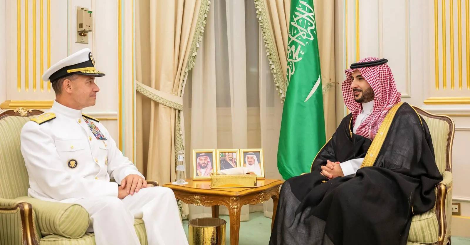 تعاون عسكري ودفاعي بين وزير الدفاع وقائد القيادة الأمريكية