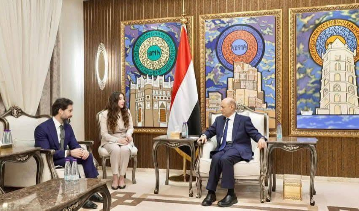 العليمي يثني على جهود أمريكا في منع تسليح الحوثيين