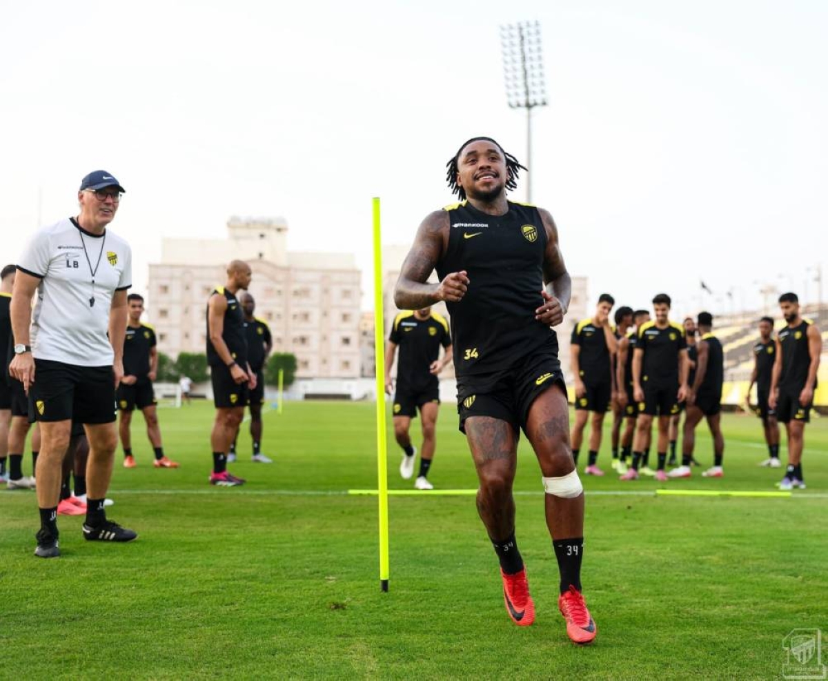 الاتحاد يواجه النجمة في صراع القمة بالدوري السعودي