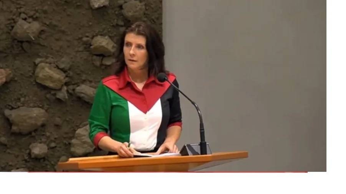 قميص فلسطيني يشعل جدلاً في البرلمان الهولندي