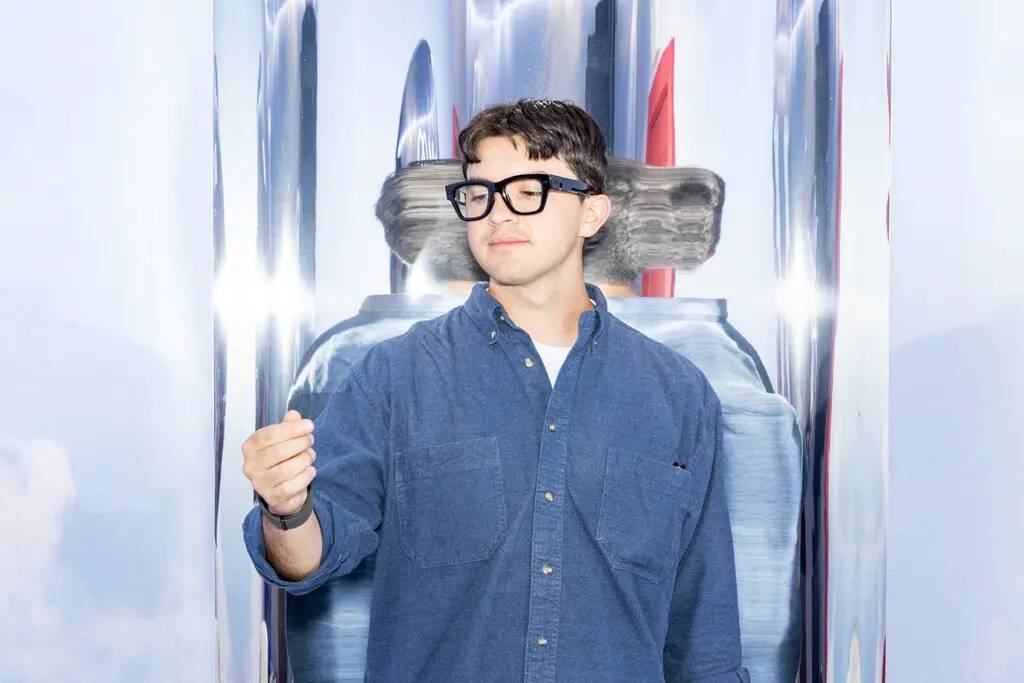 زوكربيرغ يفشل في تقديم نظارات ميتا المستقبلية