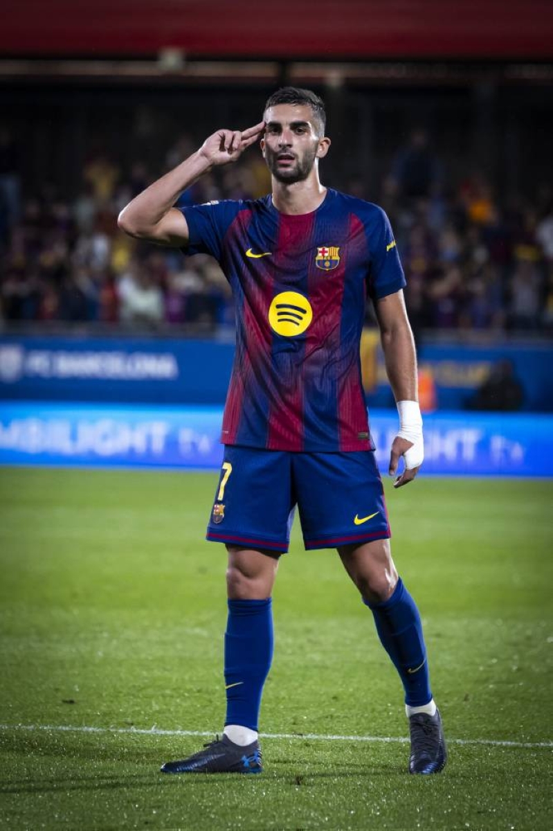 برشلونة يحقق فوزاً كبيراً ويلاحق ريال مدريد على القمة