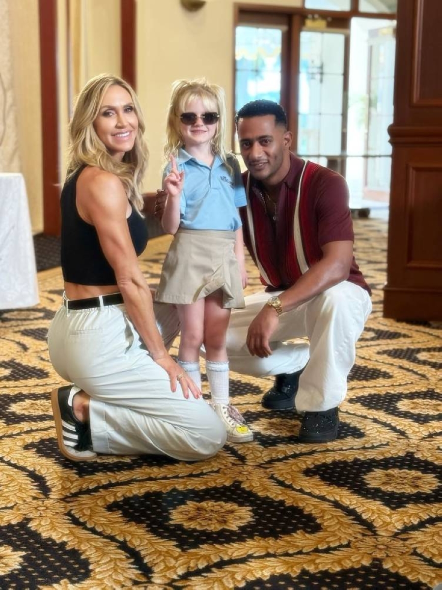 محمد رمضان يرقص مع لارا ترمب في فلوريدا: مفاجأة للجمهور