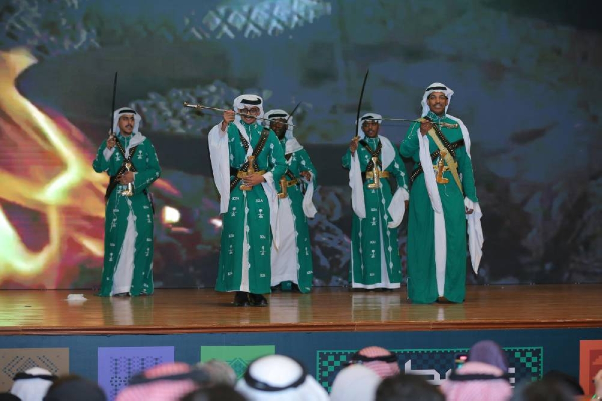 200 فنان يحتفلون بالوطن في معرض حب وولاء بجدة