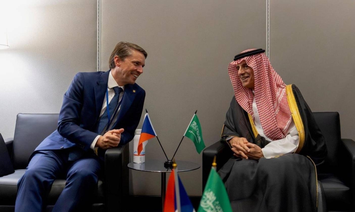 الجبير يبحث العلاقات مع نائب وزير خارجية التشيك