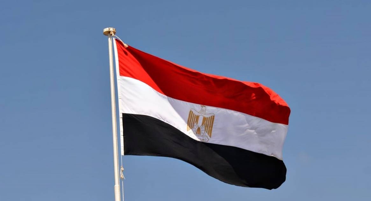مصر تطالب الفصائل الفلسطينية بتسليم السلاح للسلطة