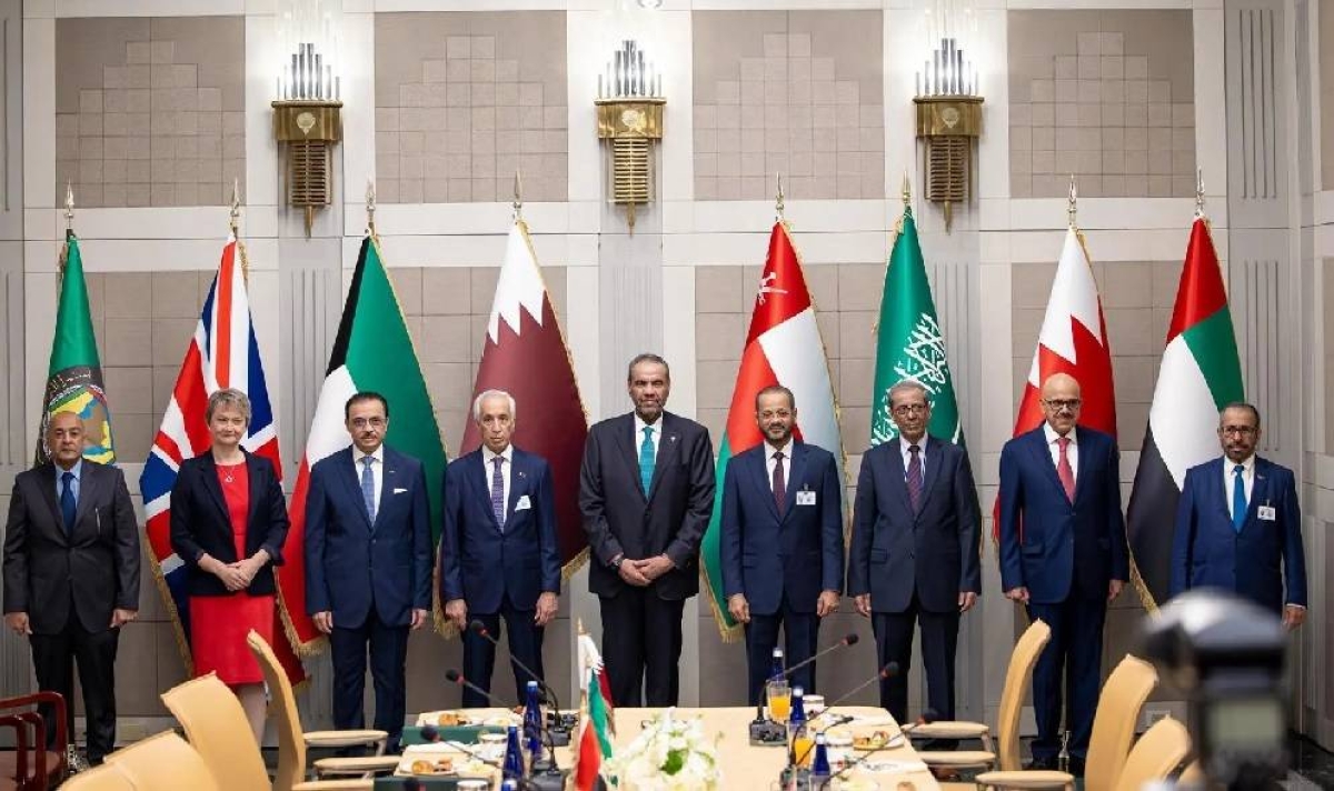 التزام خليجي بريطاني لتعزيز السلام وحل النزاعات