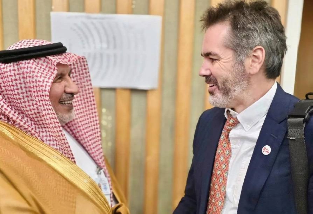 الربيعة يجتمع مع رئيس أطباء بلا حدود الدولي