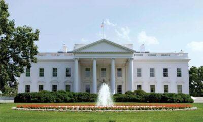 البيت الأبيض يخطط لتسريح آلاف الموظفين قريباً