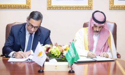 فيصل بن فرحان يوقّع مذكرات تفاهم مع وزراء خارجية