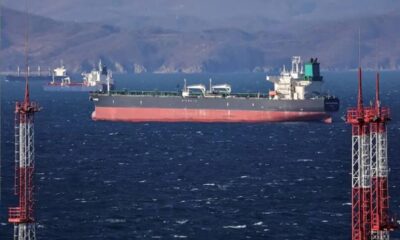 فرنسا تحقق في ناقلة نفط روسية مشبوهة قبالة سواحلها