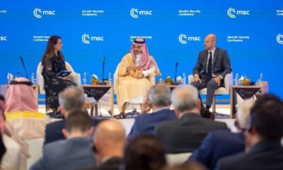 وزير الخارجية يناقش مسارات السلام بين فلسطين وإسرائيل