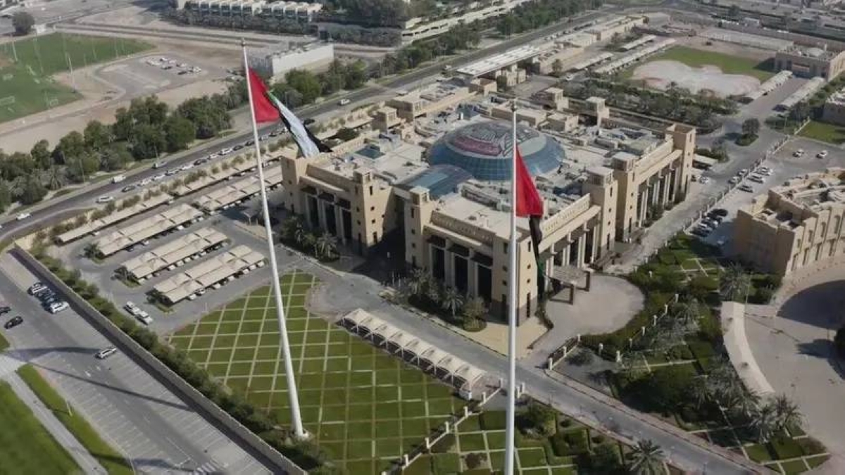 الإمارات تسلّم بلجيكا مطلوبين دوليين بتهم المخدرات وغسل الأموال