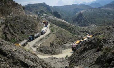 السعودية توفق بين أفغانستان وباكستان وتخفف التوترات