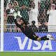 العقيدي ينقذ المنتخب السعودي أمام العراق في المونديال