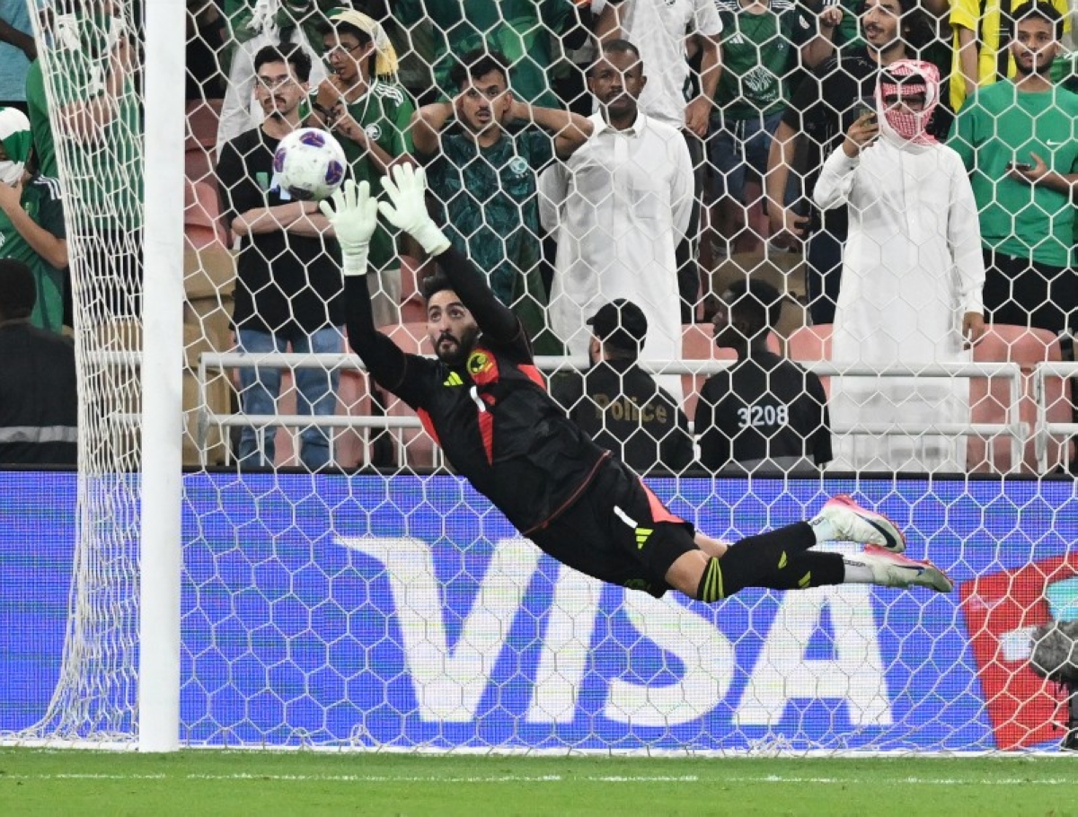 العقيدي ينقذ المنتخب السعودي أمام العراق في المونديال
