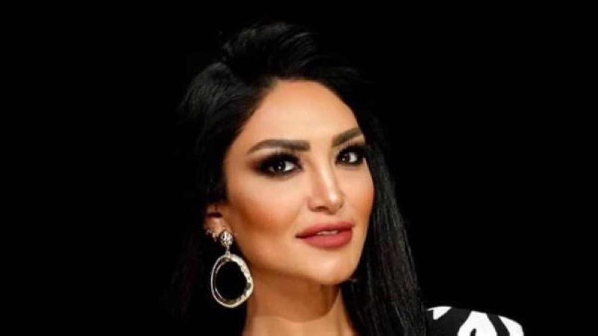 نجاة إعلامية مصرية شهيرة من انفجار صاعق في منزلها