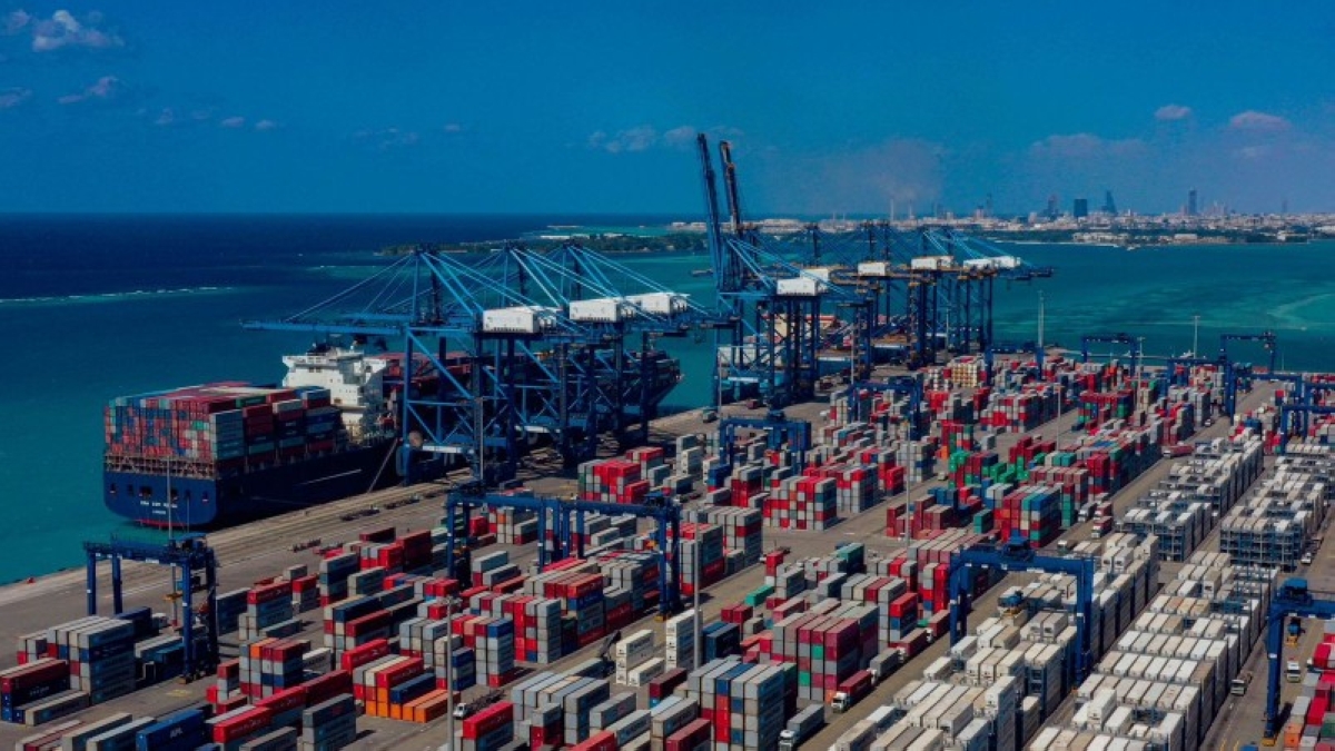 تشغيل محطة حاويات جديدة بميناء جدة بتكلفة 1.7 مليار ريال