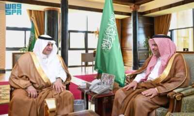 أمير تبوك يلتقي مدير الأحوال المدنية لتعزيز الخدمات