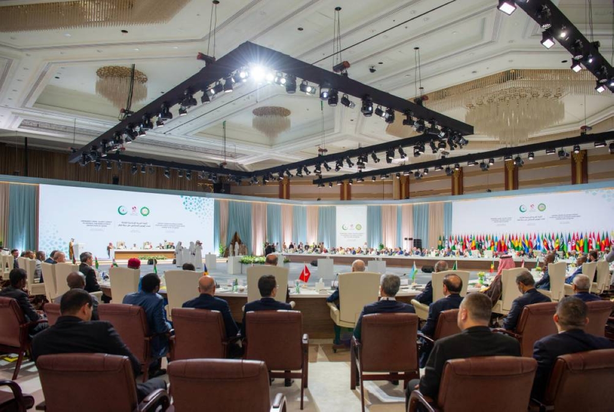 قمة الدوحة: إدانة للهجوم الإسرائيلي ودعم قطر