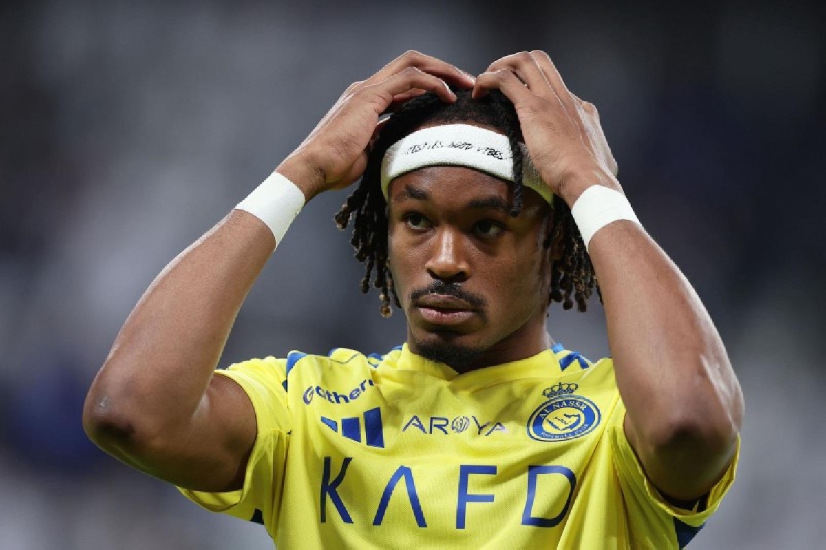 غياب سيماكان عن تشكيلة النصر: الأسباب والتفاصيل