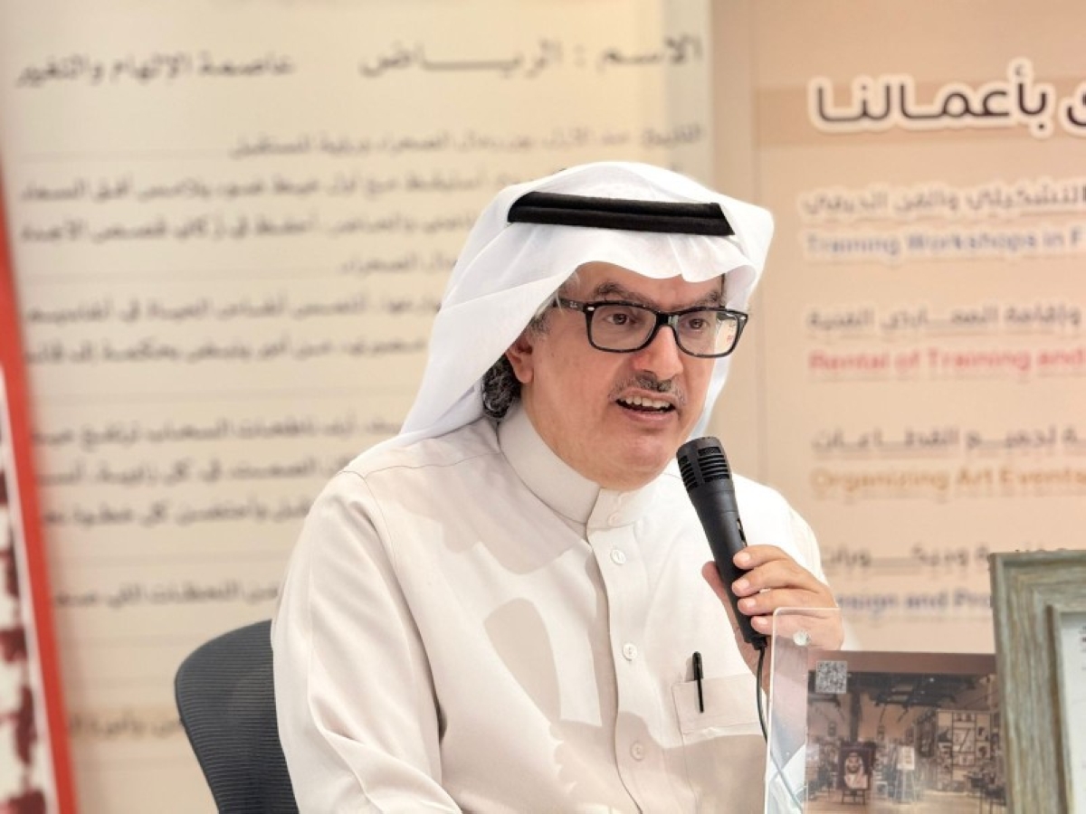 تجنب الكتّاب للنقد المهني: حماية من مضايقات العمل