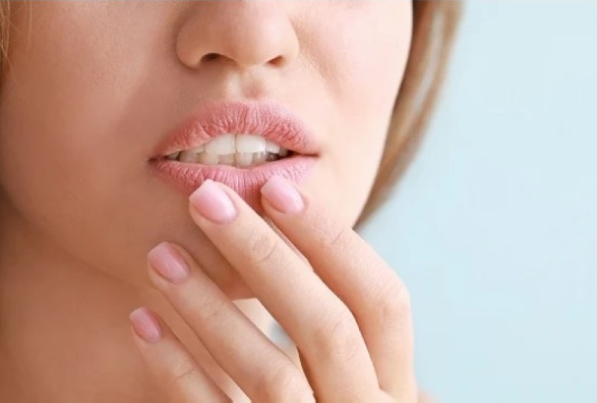 أهمية ترطيب الشفاه لصحة وجمال البشرة