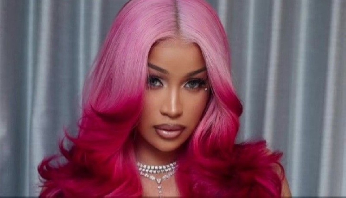 كاردي بي تكشف: لم أغسل شعري منذ 3 أشهر بسبب الصراصير والنمل