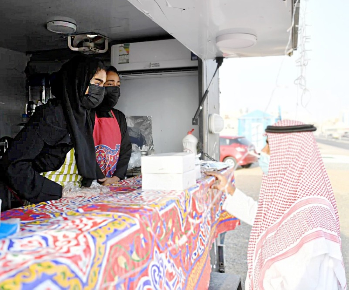 حظر مكبرات الصوت وتجهيز الصلصات في عربات الطعام